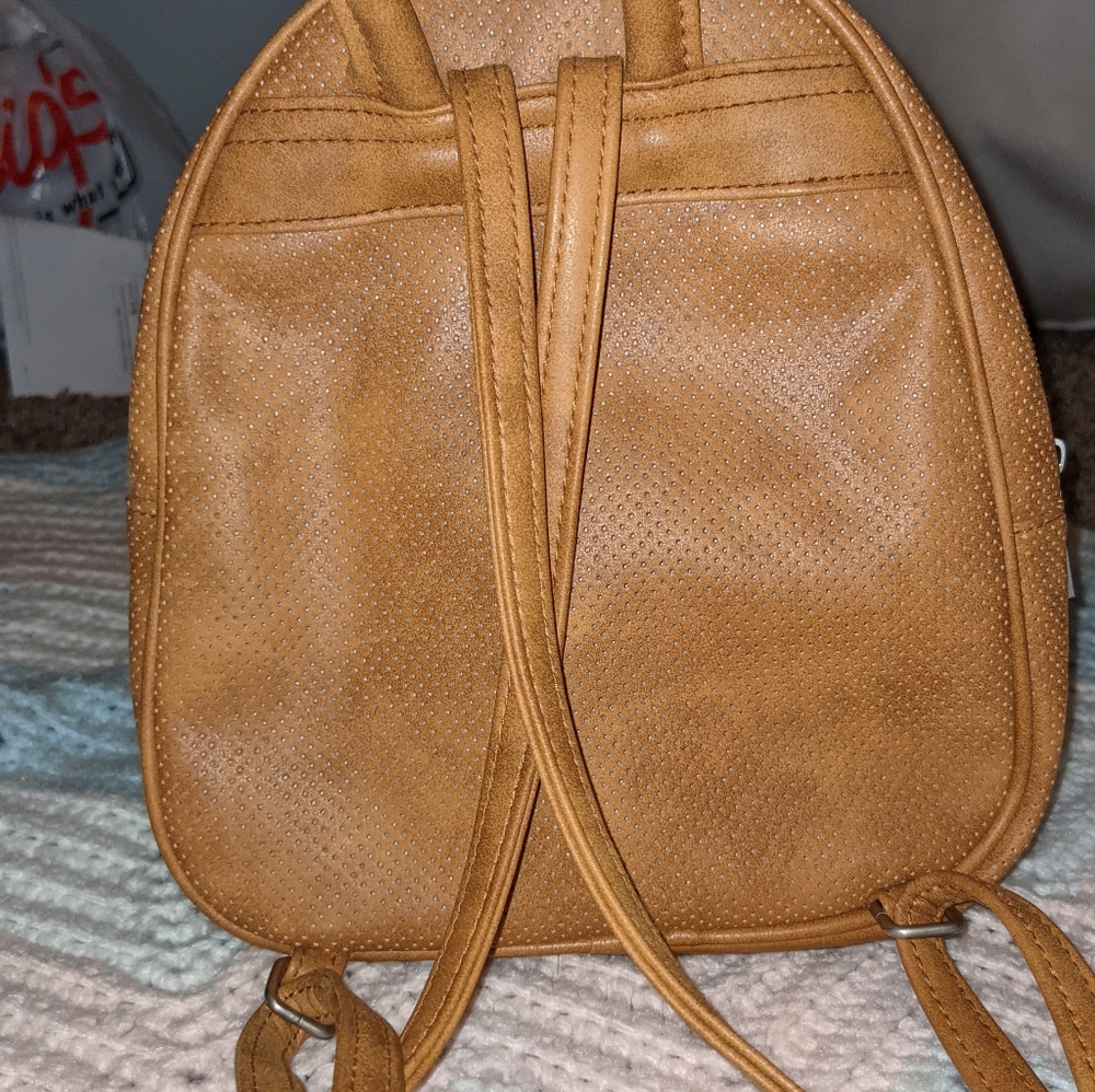 Union Bay Mini Backpack - Picture 4 of 6